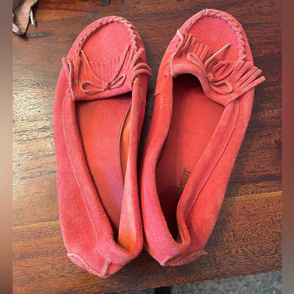 Minnetonka Suede Moccasin shoe